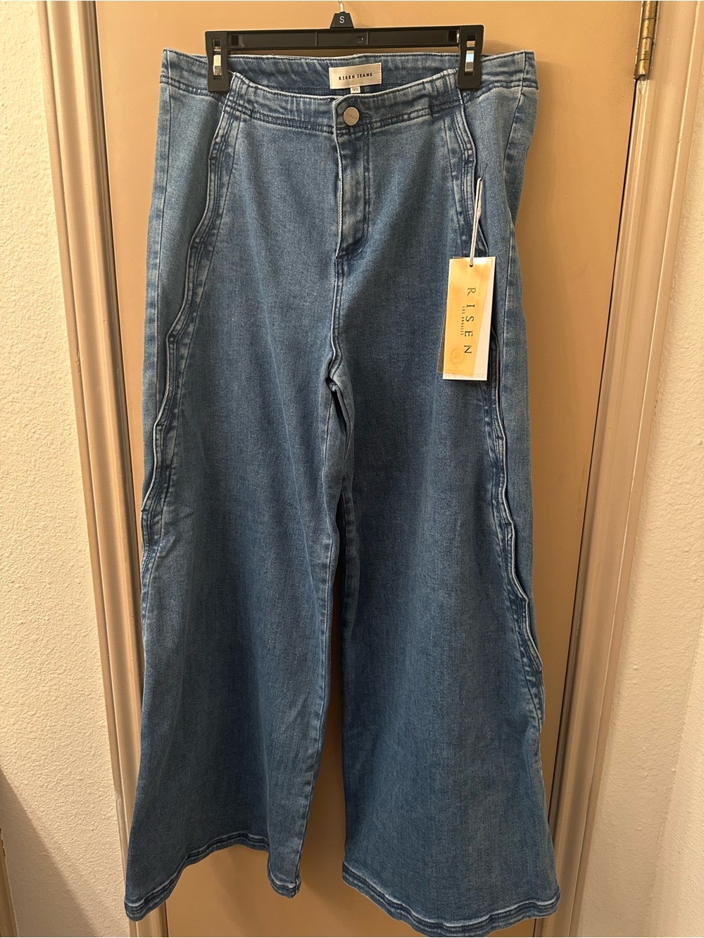 Risen Wide-Leg Denim Jeans in Medium Blue